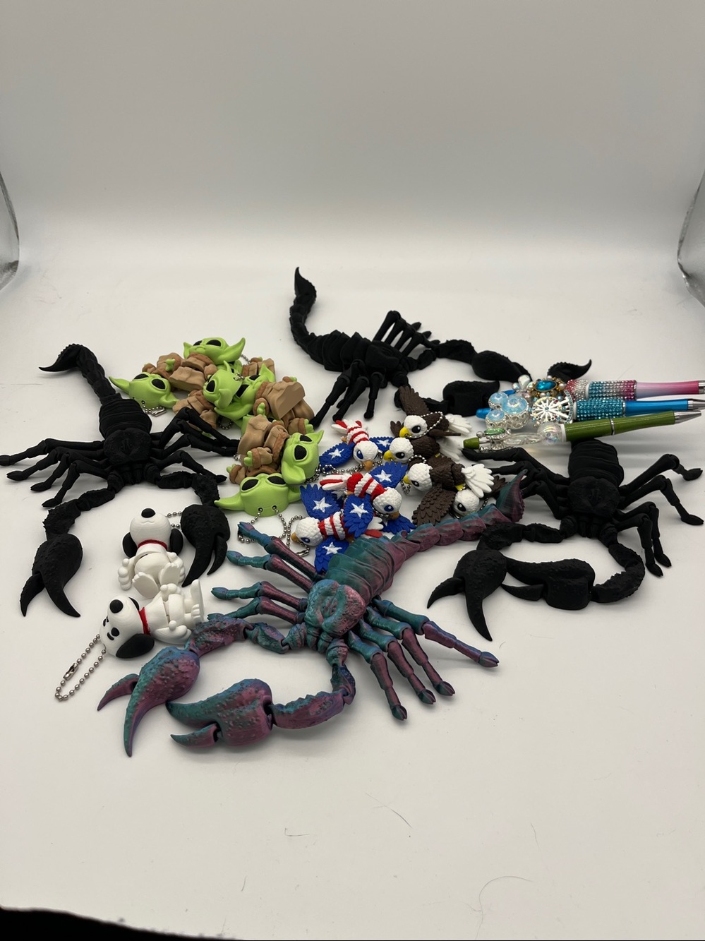 @coolgiftsss 3D printed 4 scorpions, 8 Grogu & eagles, 2 Snoopy keychains 3 pens